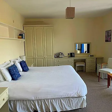 The Of Wales Hotel St Aubin